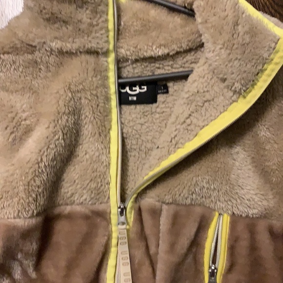 ugg fluffy tan zip up - Picture 2 of 2